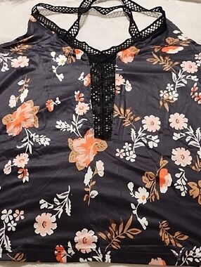 🇺🇸 Clearance Floral Lace-Trim Black Camisole with Peach Blooms And Black Cami